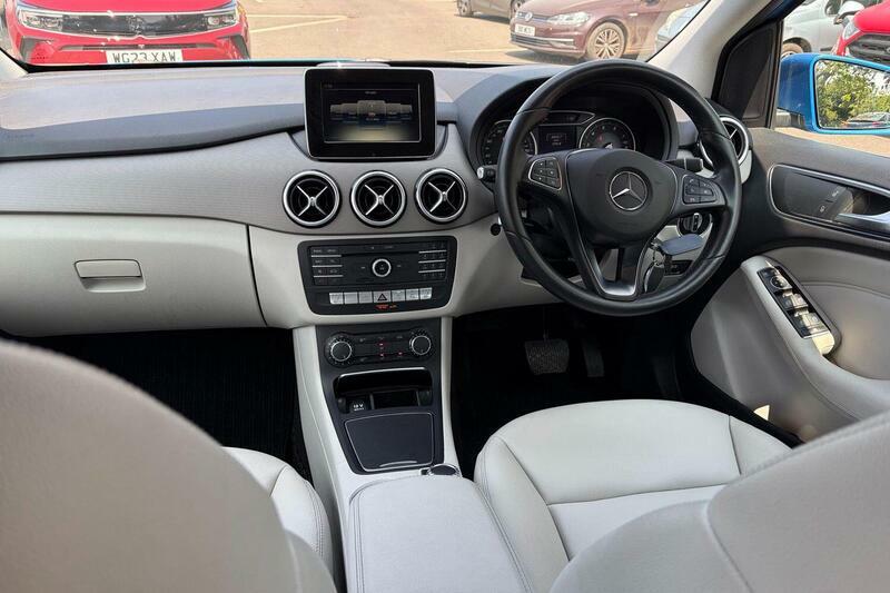 Mercedes-Benz B Class B 200 D  #9
