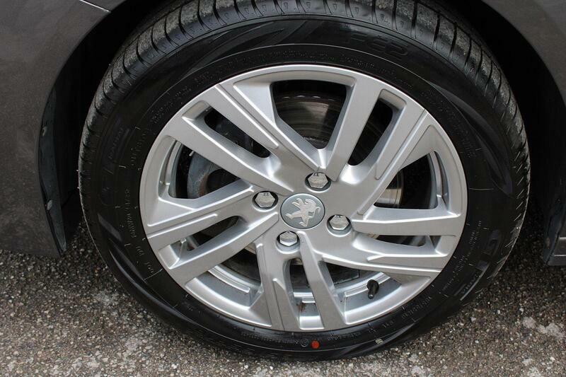Peugeot 208 1.2 Puretech Active Black #23