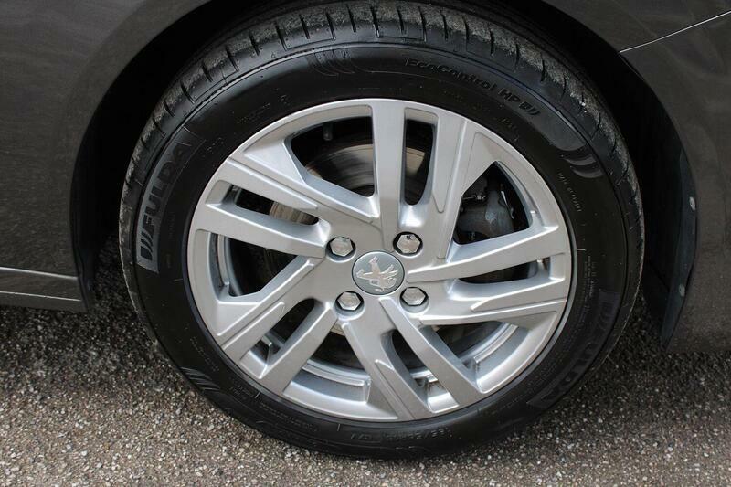 Peugeot 208 1.2 Puretech Active Black #22