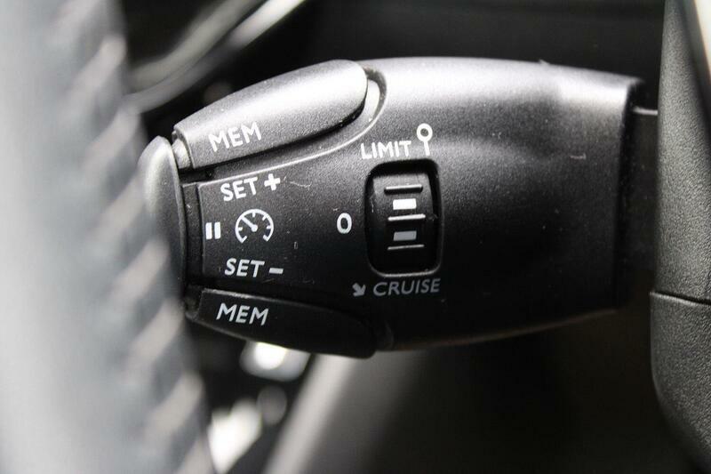 Peugeot 208 1.2 Puretech Active Black #19