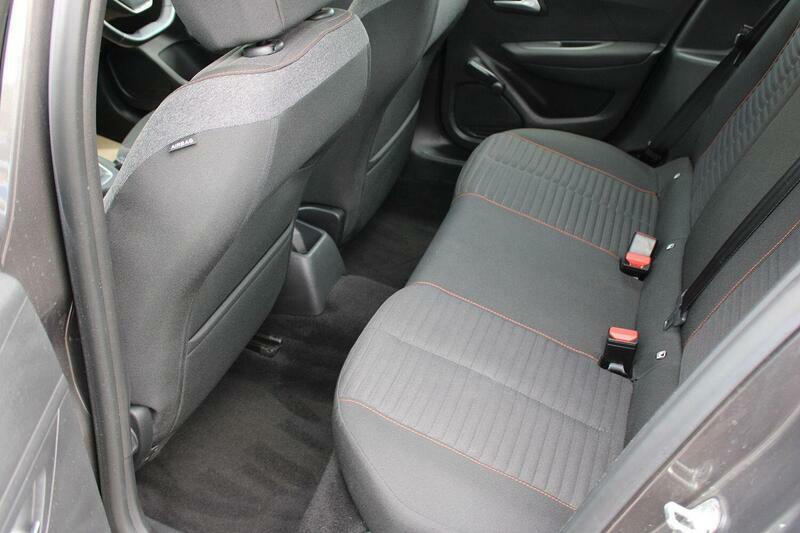 Peugeot 208 1.2 Puretech Active Black #20