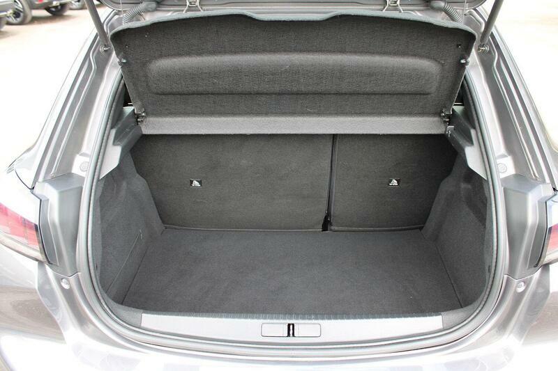 Peugeot 208 1.2 Puretech Active Black #25