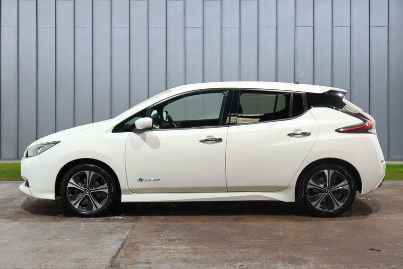 Nissan Leaf 40Kwh Tekna White #6