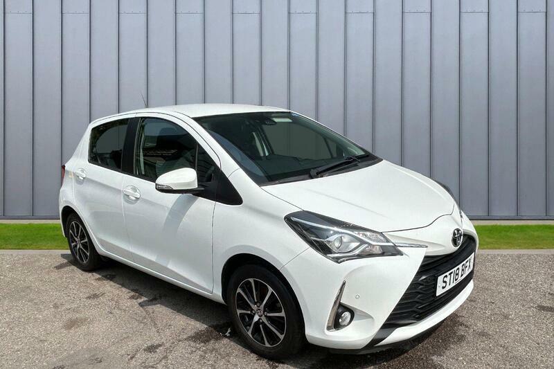 Toyota Yaris 1.5 Vvt-i Icon Tech Euro 6 White
