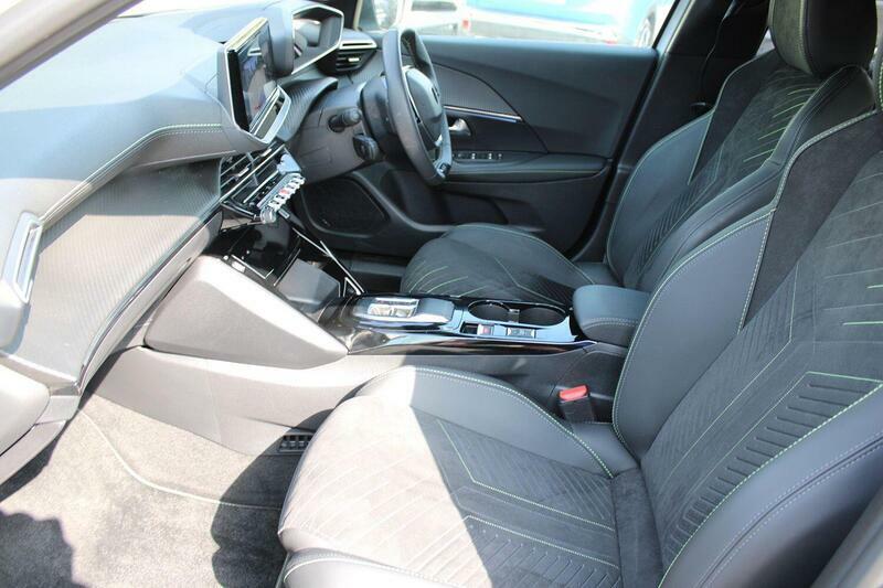 Peugeot e-2008 54Kwh Gt 11Kw Charger White #2