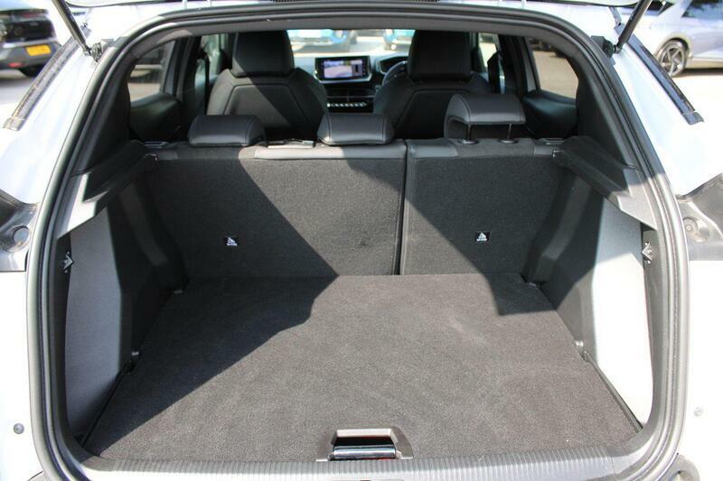 Peugeot e-2008 100Kw Gt 50Kwh Grey #19
