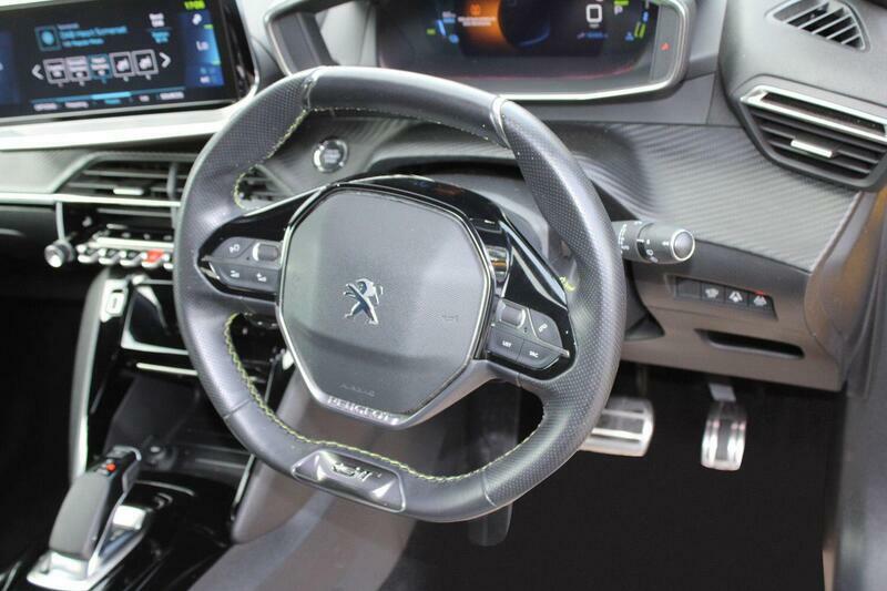 Peugeot e-208 Allure Premium Black #21