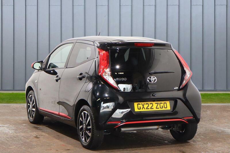Toyota Aygo 1.0 Vvt-i X-trend X-shift Euro 6 Safety Sense Black #2