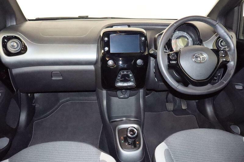 Toyota Aygo Hatchback Red #9