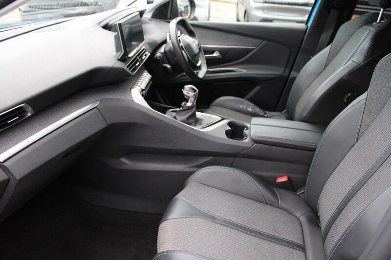 Peugeot 3008 1.2 Puretech Allure Premium Euro 6 Ss Blue #2
