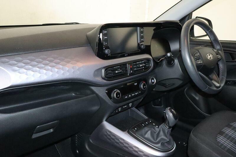 Hyundai I10 1.2 Premium Euro 6 Ss White #2