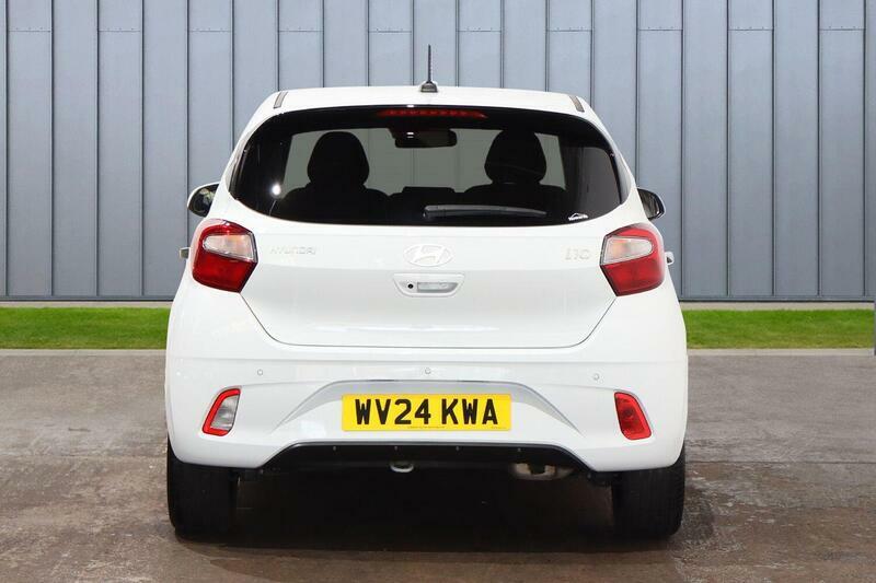 Hyundai I10 1.2 Premium Euro 6 Ss White #5