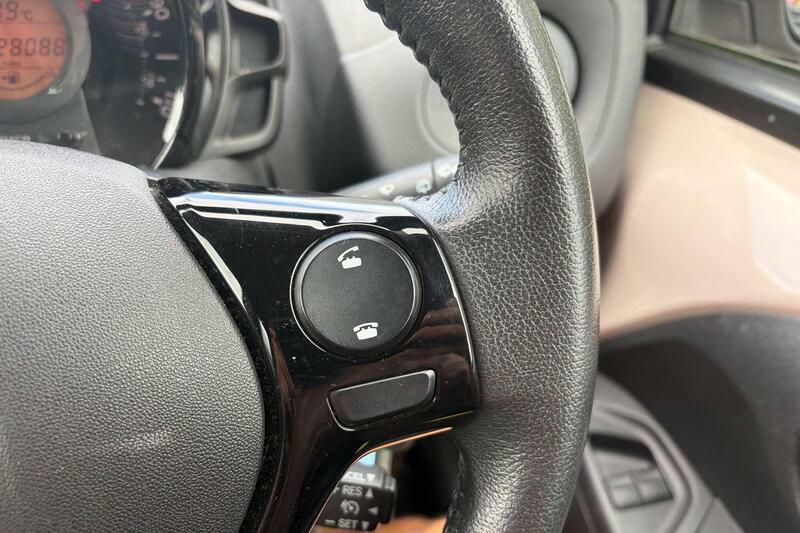 Citroen C1 1.0 Vti 72 Shine Black #10