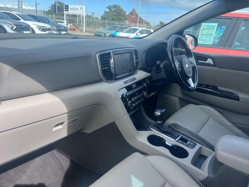 Kia Sportage 2.0 Crdi First Edition Awd Euro 6 Black #2