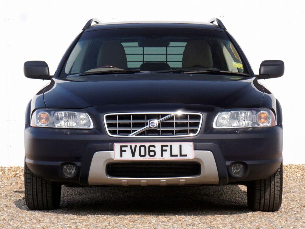 Volvo XC70 2.4 D5 Se Lux 185 Bhp Gold #40