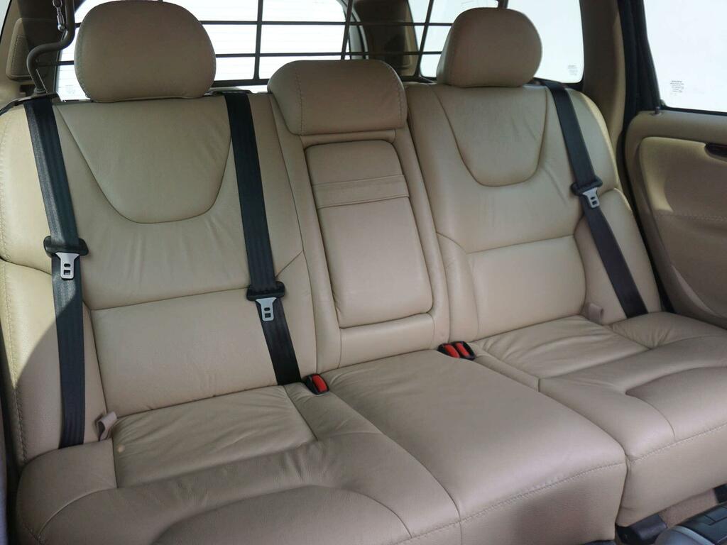 Volvo XC70 2.4 D5 Se Lux 185 Bhp Gold #13
