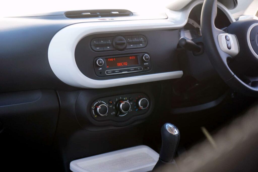 Renault Twingo Dynamique Yellow #18