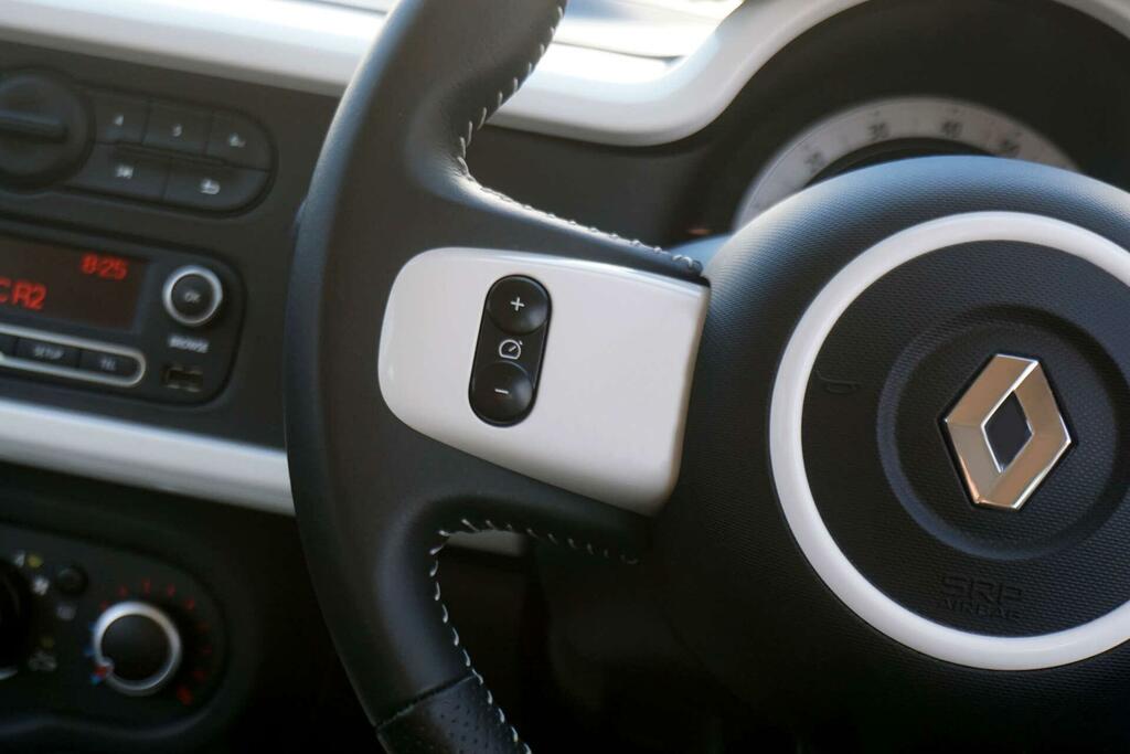 Renault Twingo Dynamique Yellow #29
