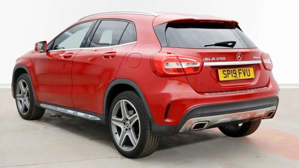 Mercedes-Benz GLA Class Amg Line Red #4