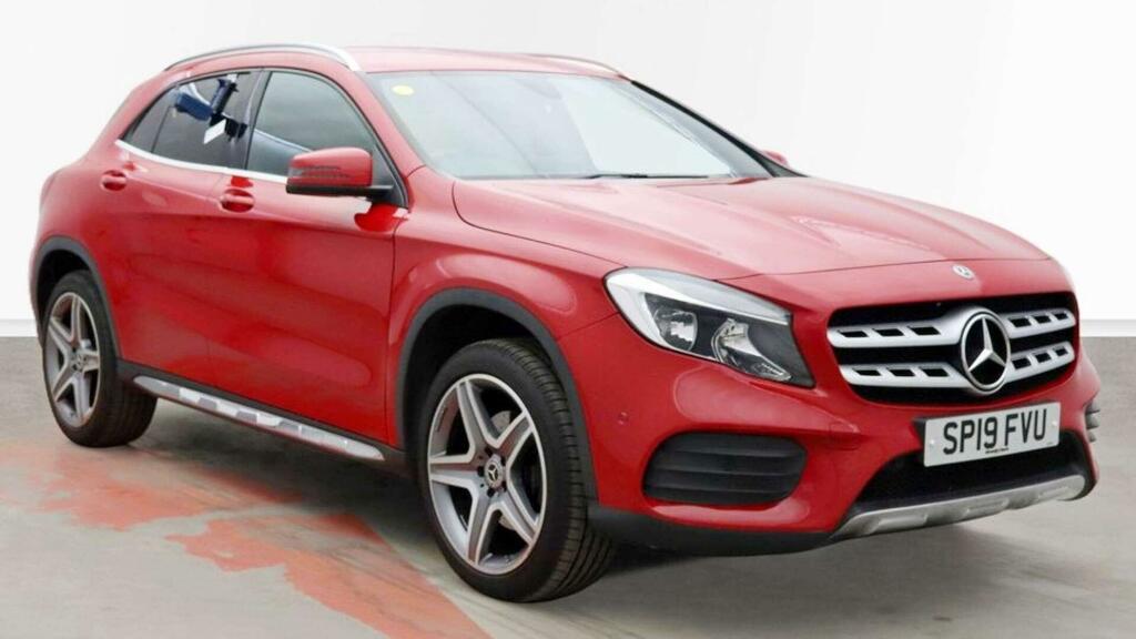Mercedes-Benz GLA Class Amg Line Red