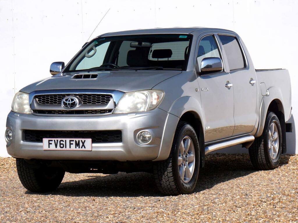 Toyota HILUX Invincible Silver #5