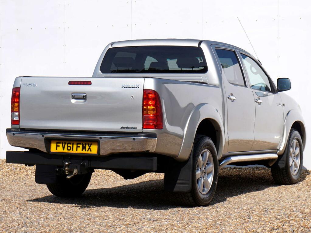 Toyota HILUX Invincible Silver #6