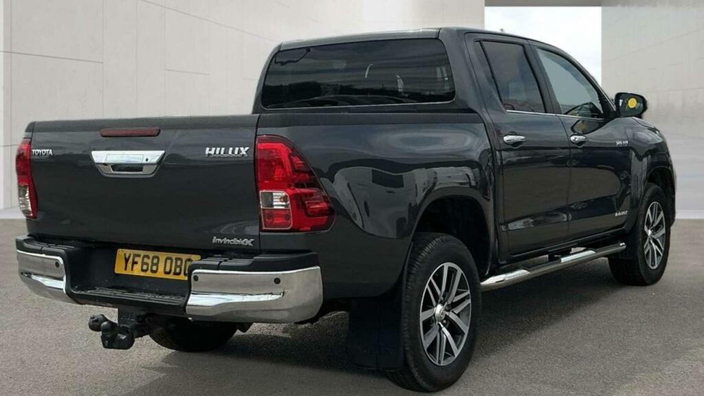Toyota HILUX Invincible X Grey #3