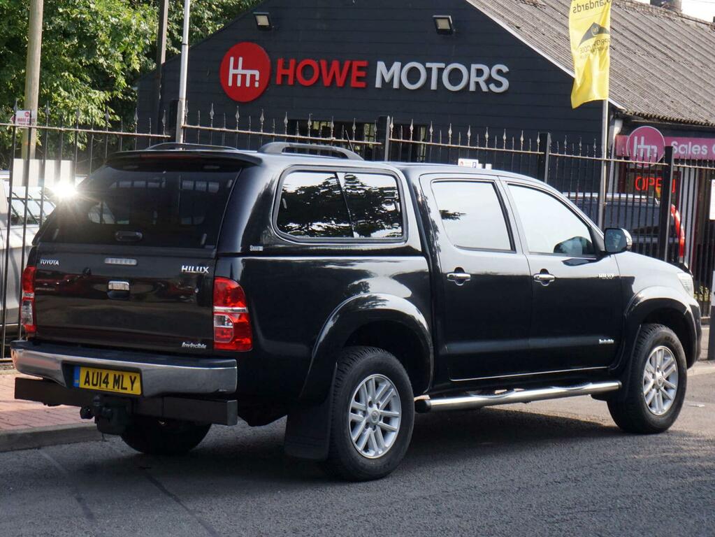 Toyota HILUX Invincible Black #2