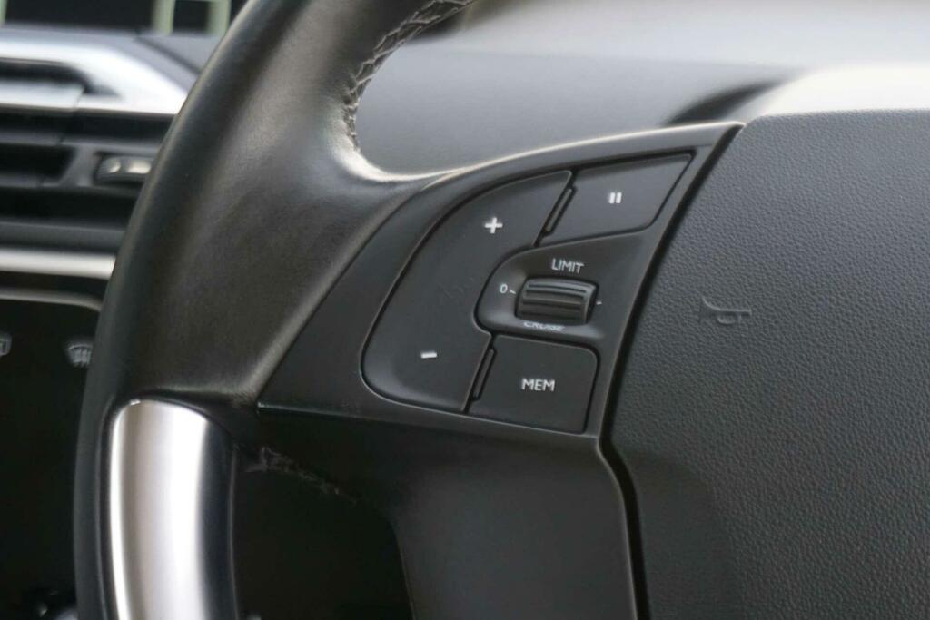 Citroen C4 Picasso Exclusive Red #31