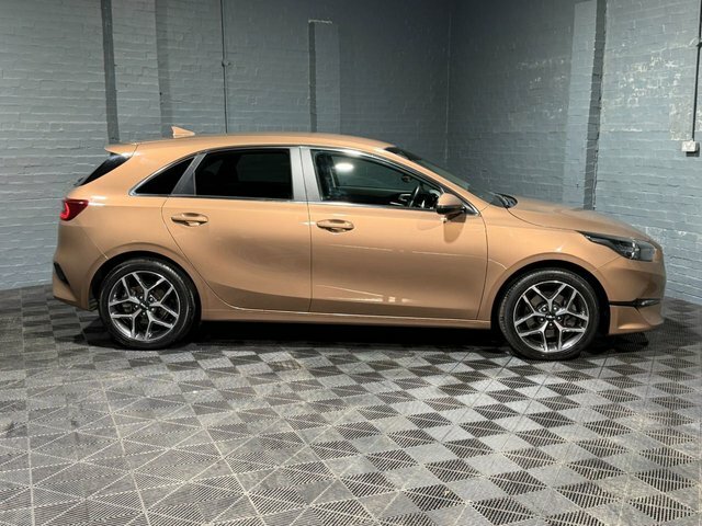 Kia Ceed 2023 1.5 T-gdi 3 Hatchback Euro Brown #2