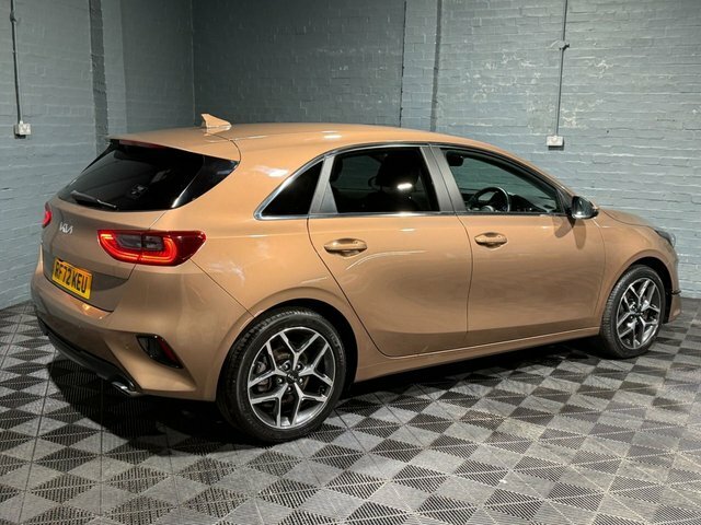 Kia Ceed 2023 1.5 T-gdi 3 Hatchback Euro Brown #3