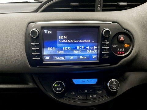 Toyota Yaris 1.5 Vvt-i Icon Tech Euro 6 Grey #18