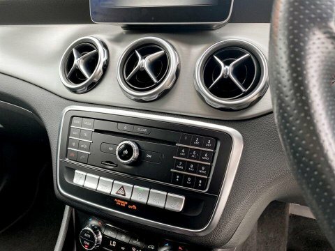 Mercedes-Benz GLA Class 1.6 Gla180 Urban Edition Suv 7G-dct Eur Silver #18