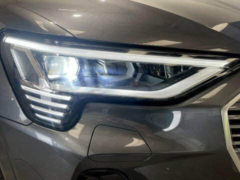 Audi E-tron 2021 71 55 #9