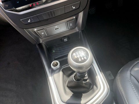SsangYong Tivoli Ultimate Automatic White #17