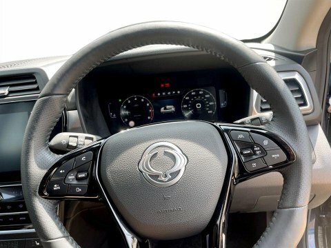 SsangYong Tivoli Ultimate Automatic White #13