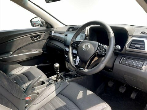 SsangYong Tivoli Ultimate Automatic White #12