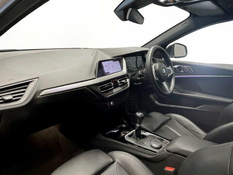 BMW 1 Series Hatchback Black #15