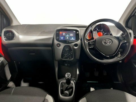 Toyota Aygo 1.0 Vvt I X Play X Shift White #18