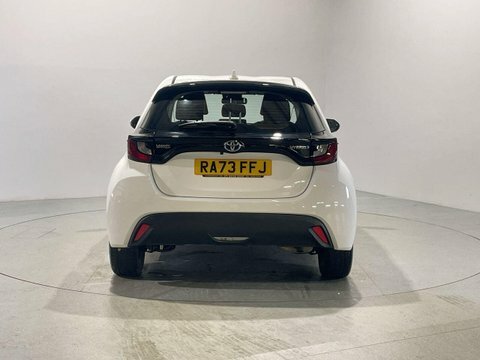 Toyota Yaris Hatchback White #28