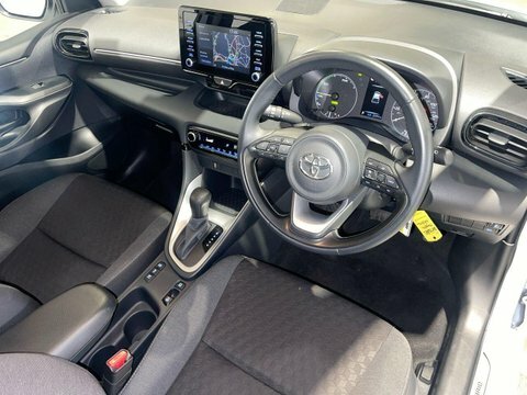 Toyota Yaris Hatchback White #36