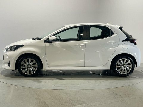 Toyota Yaris Hatchback White #26