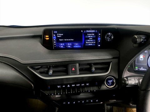 Lexus UX Ux 250H 4X2 Cvt Silver #17