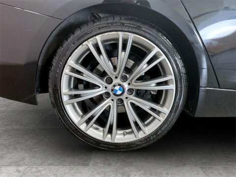 BMW 3 Series 330E M Sport White #10