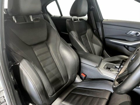 BMW 3 Series 318D Se Saloon Red #11