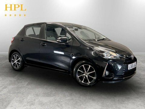 Toyota Yaris Hybrid Dynamic #1