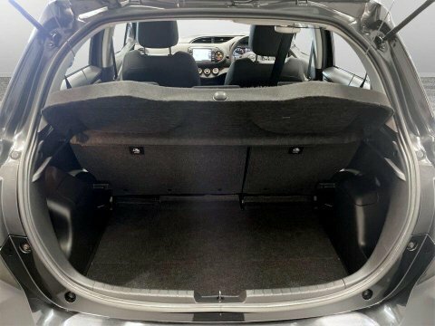 Toyota Yaris Hybrid Dynamic #21