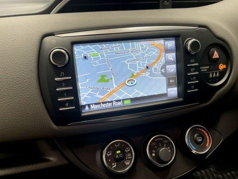 Toyota Yaris Hybrid Dynamic #16