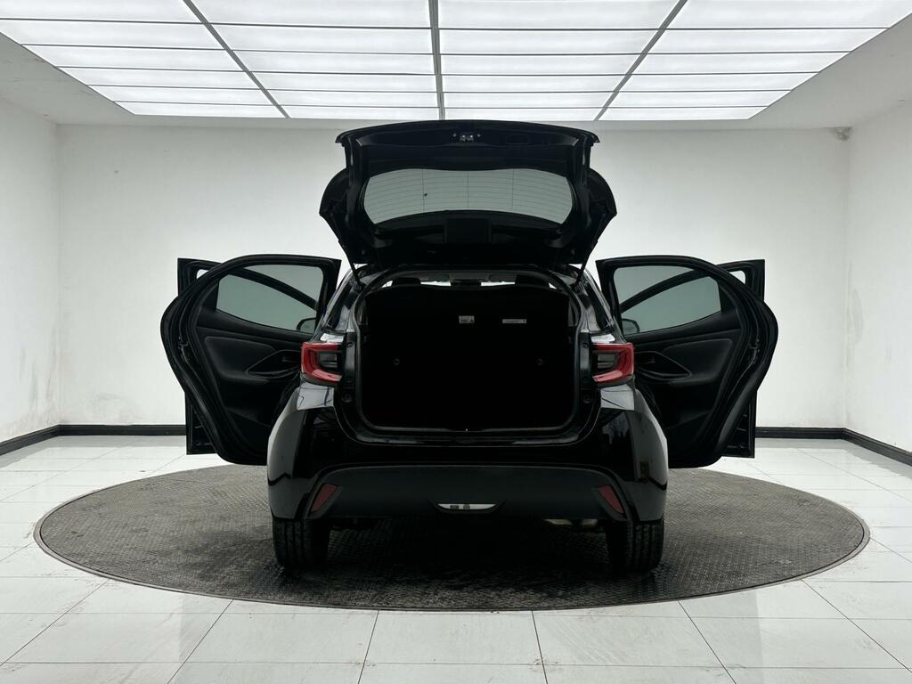 Toyota Yaris 1.5 Vvt-h Design Hatchback Hybrid E-cvt Black #4