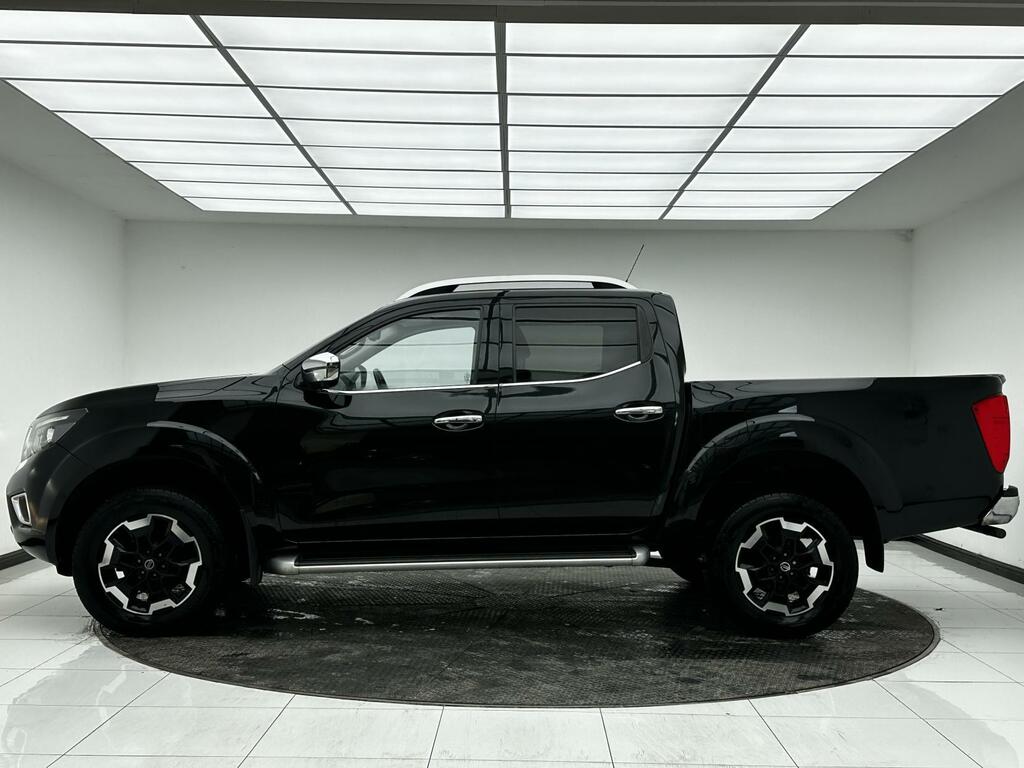 Nissan Navara 2.3 Dci Tekna Pickup Double Cab 4W BK70AKO Black #4